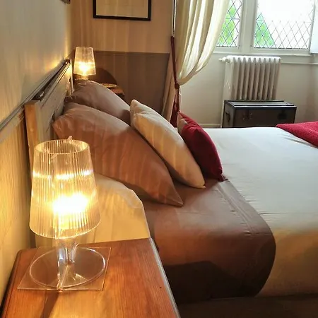 Chateau De Maumont Pensión 4*