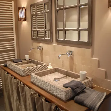 Chateau De Maumont Pensión 4*