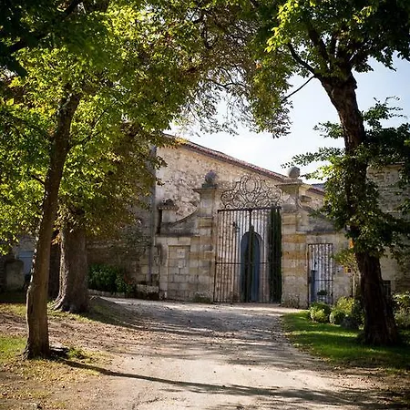 Pensión Chateau De Maumont 4*