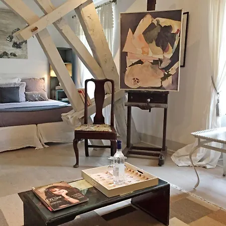 Pensión Chateau De Maumont