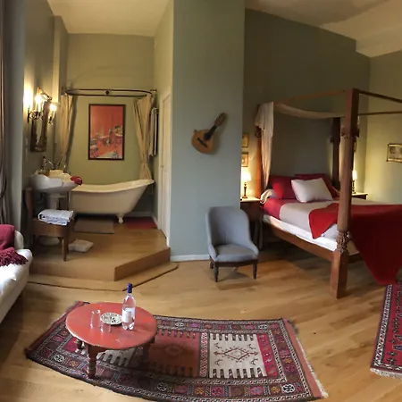 Chateau De Maumont Pensión