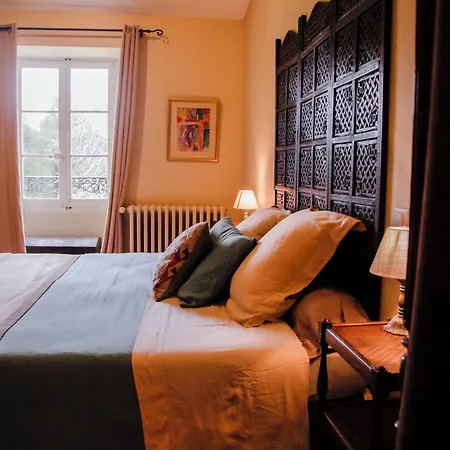 Pensión Chateau De Maumont 4*