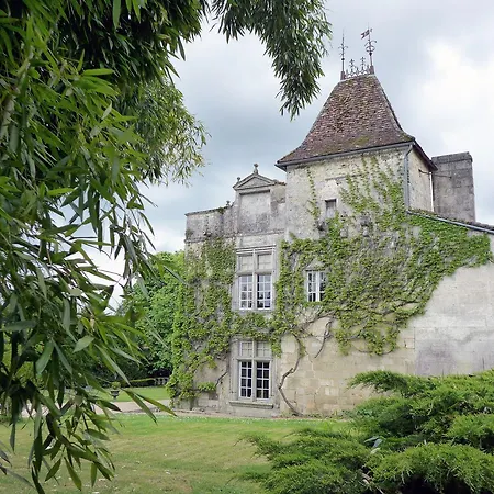 Pensión Chateau De Maumont 4*