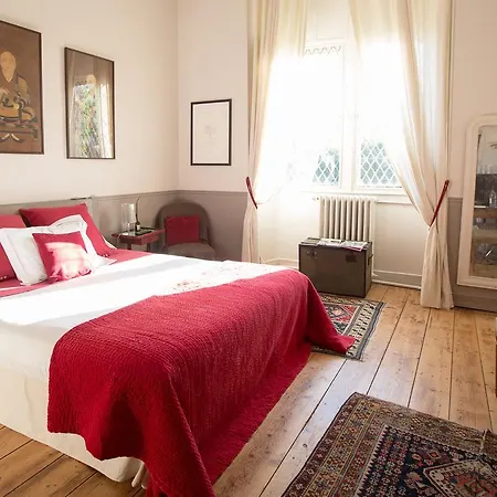 Pensión Chateau De Maumont 4*