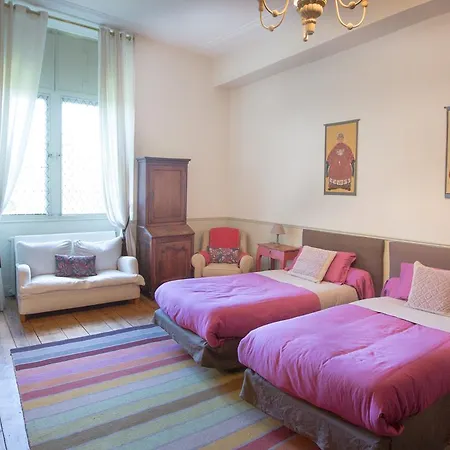 Pensión Chateau De Maumont