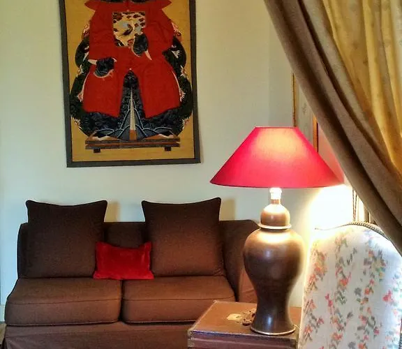 Chateau De Maumont Casa de hóspedes 4*