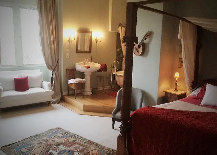 Casa de hóspedes Chateau De Maumont 4*