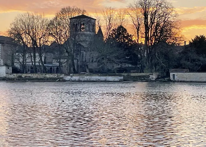 Chateau De Maumont 4*