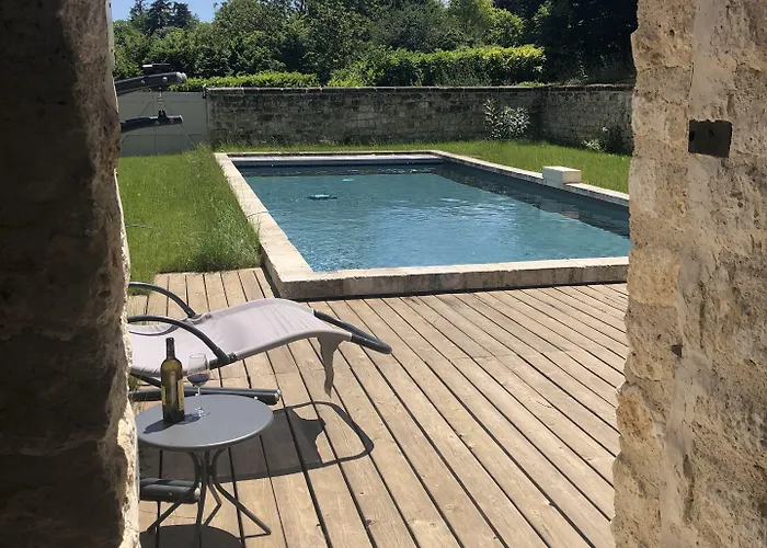 Chateau De Maumont Casa de hóspedes 4*