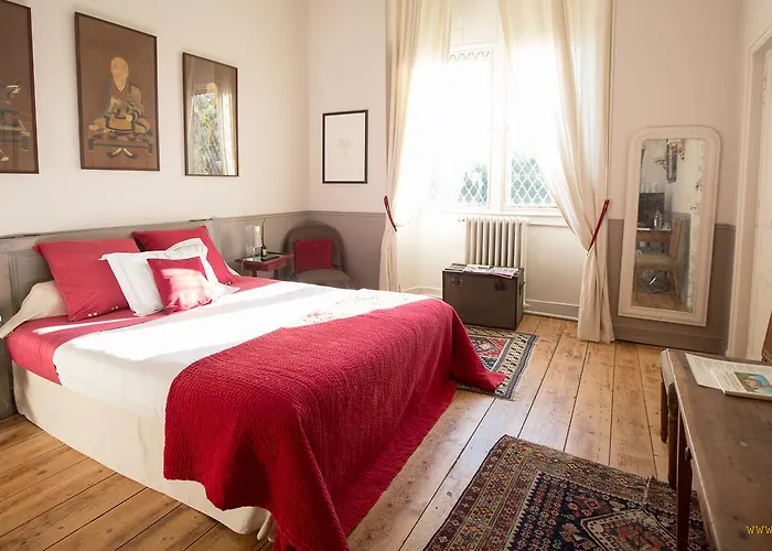 Casa de hóspedes Chateau De Maumont 4*