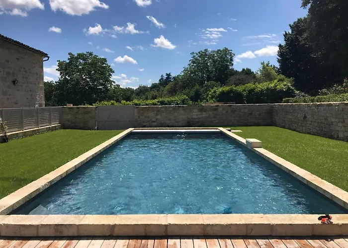 Chateau De Maumont 4*